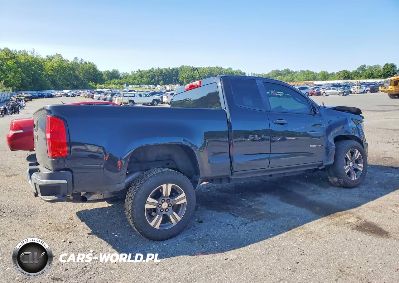 2019 Chevrolet Colorado VIN:1GCHSBEN8K1318619 - 3