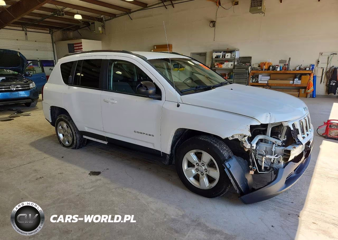2014 Jeep Compass Sport VIN:1C4NJCBA8ED779108 - 4