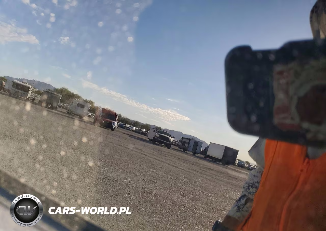 2019 Tesla Model S VIN:5YJSA1E43KF334390 - 10