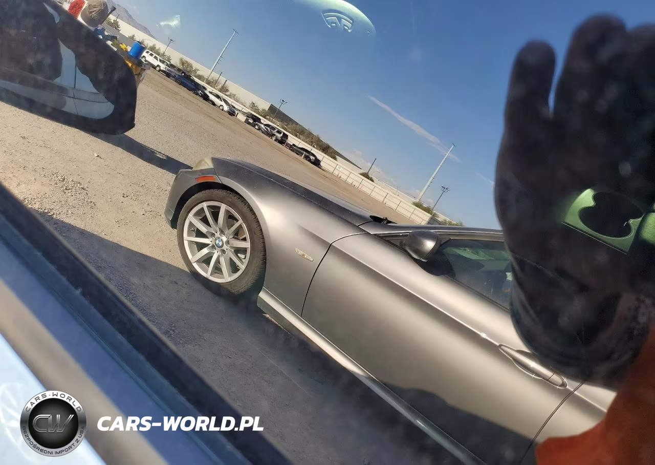 2019 Tesla Model S VIN:5YJSA1E43KF334390 - 9