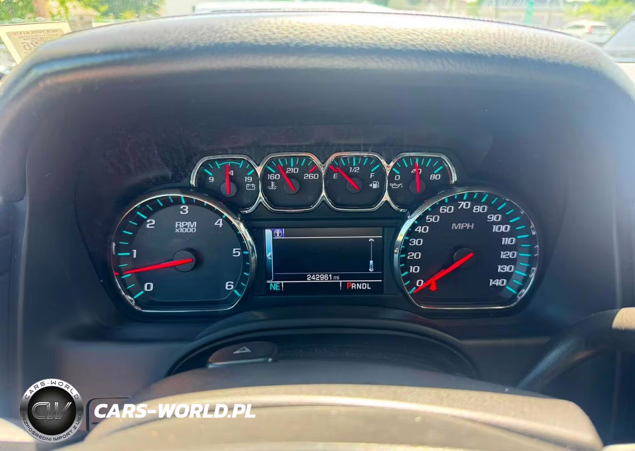 2018 Chevrolet Suburban Lt VIN:1GNSKHKC4JR238205 - 8