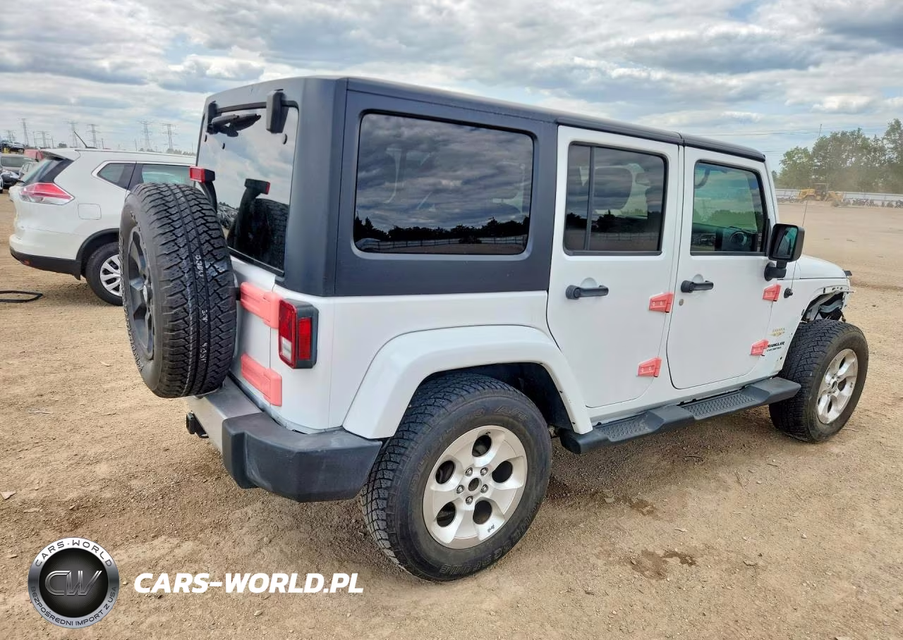 2015 Jeep Wrangler Unlimited Sahara VIN:1C4BJWEG8FL624330 - 3