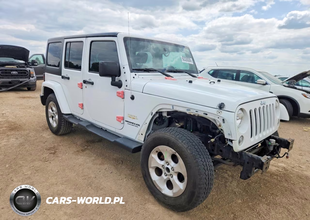 2015 Jeep Wrangler Unlimited Sahara VIN:1C4BJWEG8FL624330 - 4