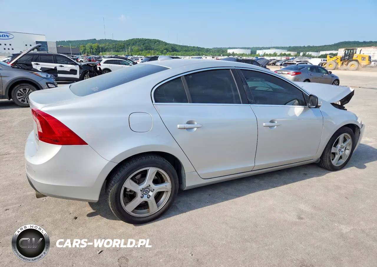 2013 Volvo S60 T5 VIN:YV1612FH6D2221137 - 3