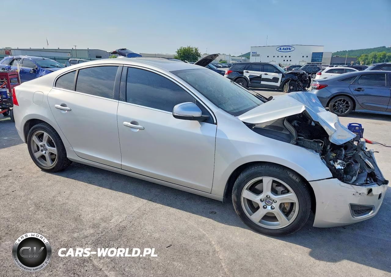 2013 Volvo S60 T5 VIN:YV1612FH6D2221137 - 4