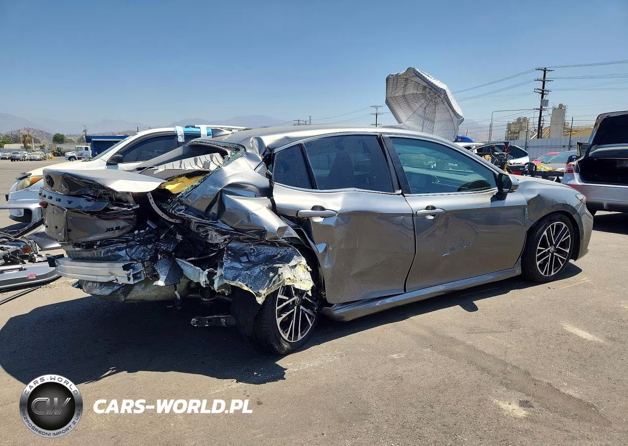 2026 Toyota Camry Xle VIN:4T1DAACK1TU277900 - 3