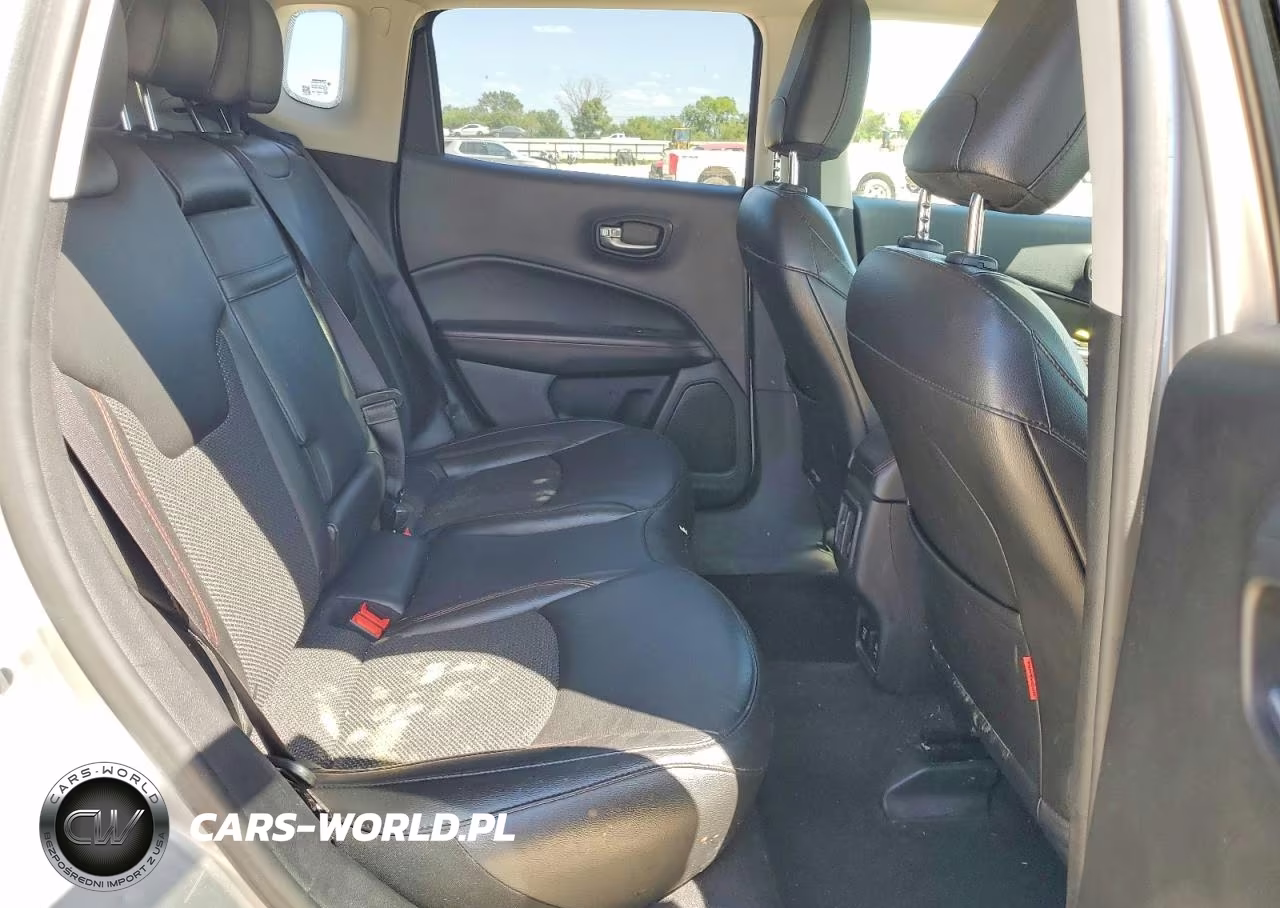 2019 Jeep Compass Trailhawk VIN:3C4NJDDB3KT744705 - 11