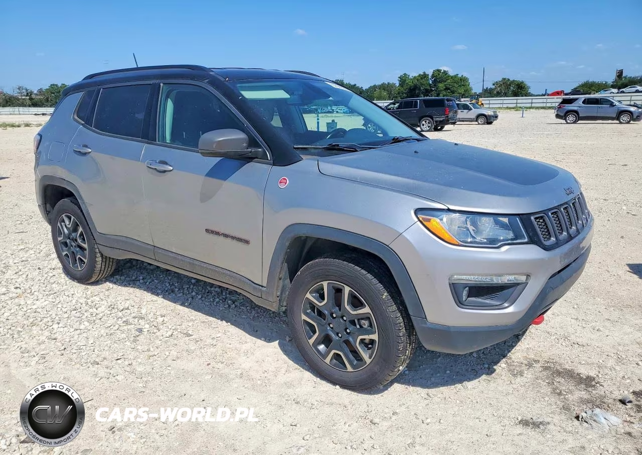 2019 Jeep Compass Trailhawk VIN:3C4NJDDB3KT744705 - 4