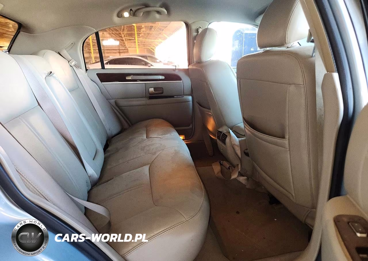 2008 Lincoln Town Car VIN:2LNHM82W58X658543 - 10