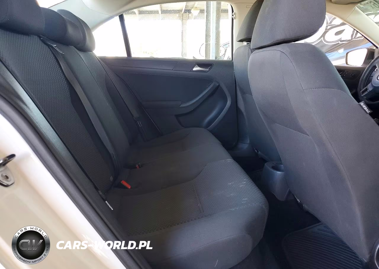 2011 Volkswagen Jetta Base VIN:3VW2K7AJ2BM374464 - 10