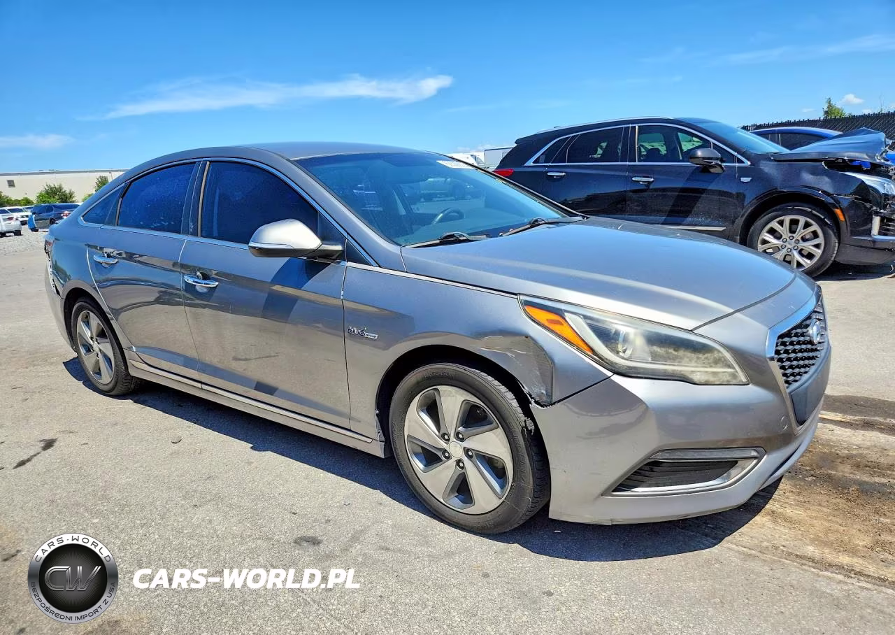 2017 Hyundai Sonata Hybrid Limited VIN:KMHE34L3XHA069211 - 4