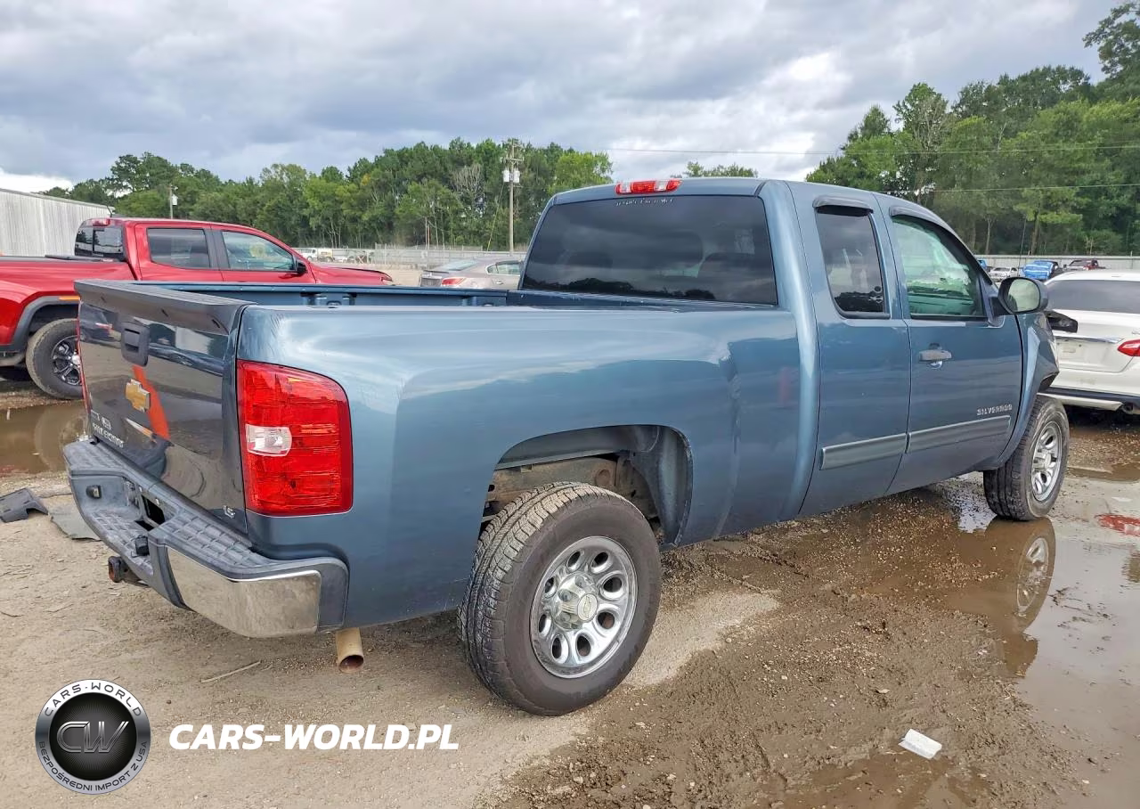 2012 Chevrolet Silverado C1500 Ls VIN:1GCRCREA7CZ261324 - 3