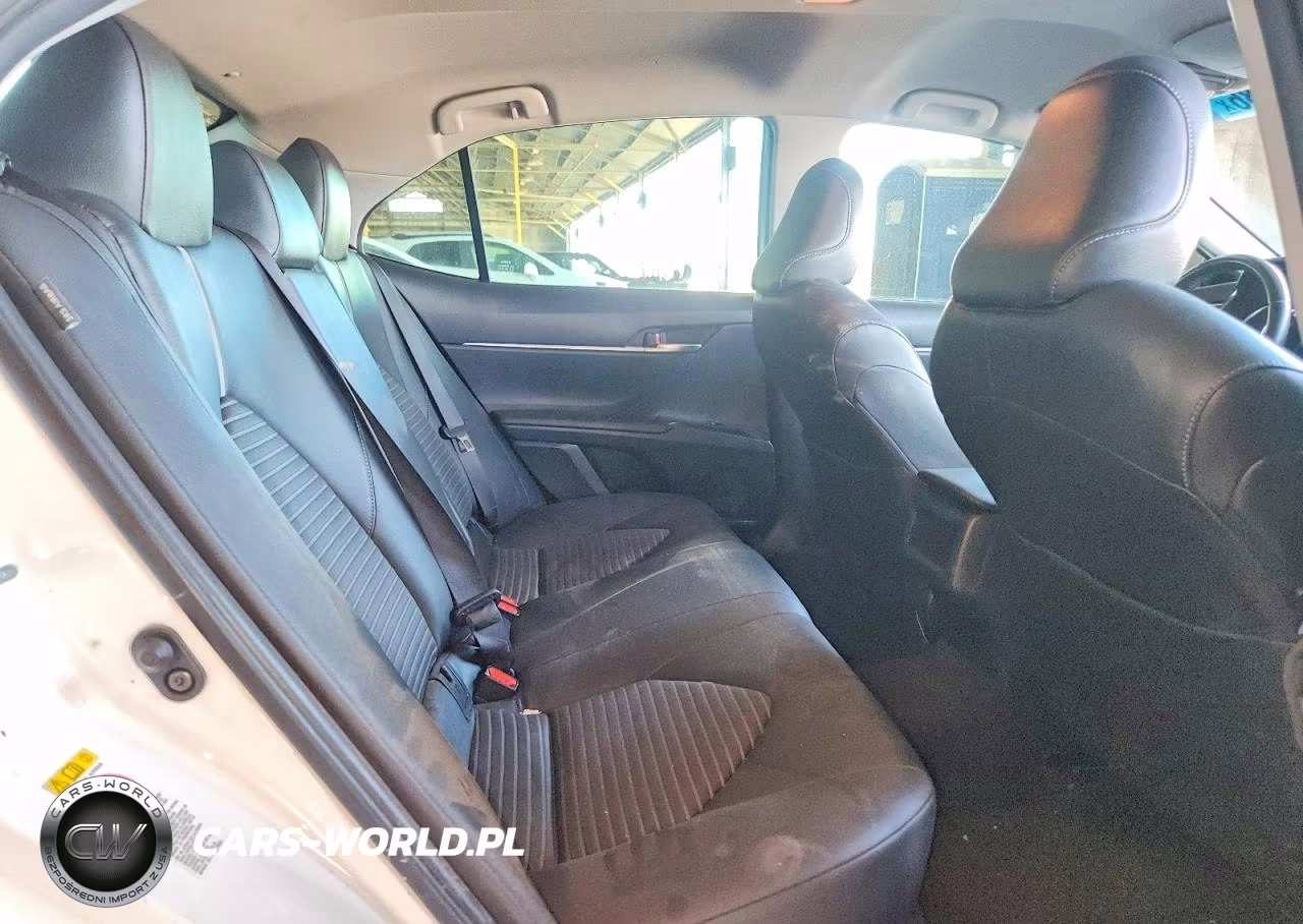 2018 Toyota Camry Se VIN:JTNB11HK6J3024171 - 10