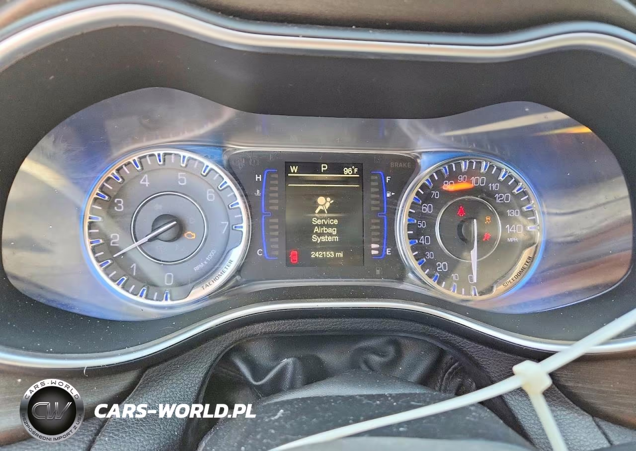 2017 Chrysler 200 Lx VIN:1C3CCCFB8HN504099 - 9