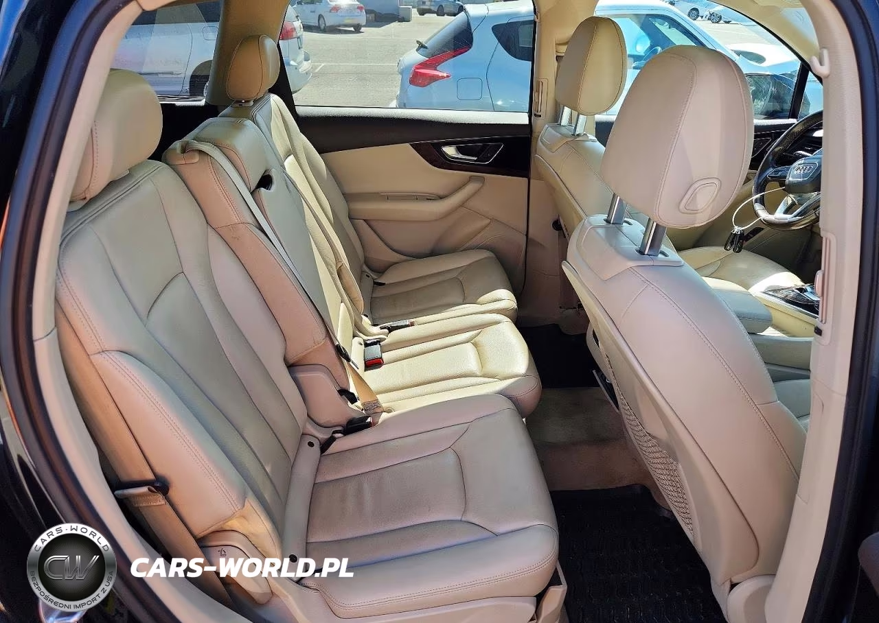 2017 Audi Q7 Premium Plus VIN:WA1LAAF77HD033158 - 10