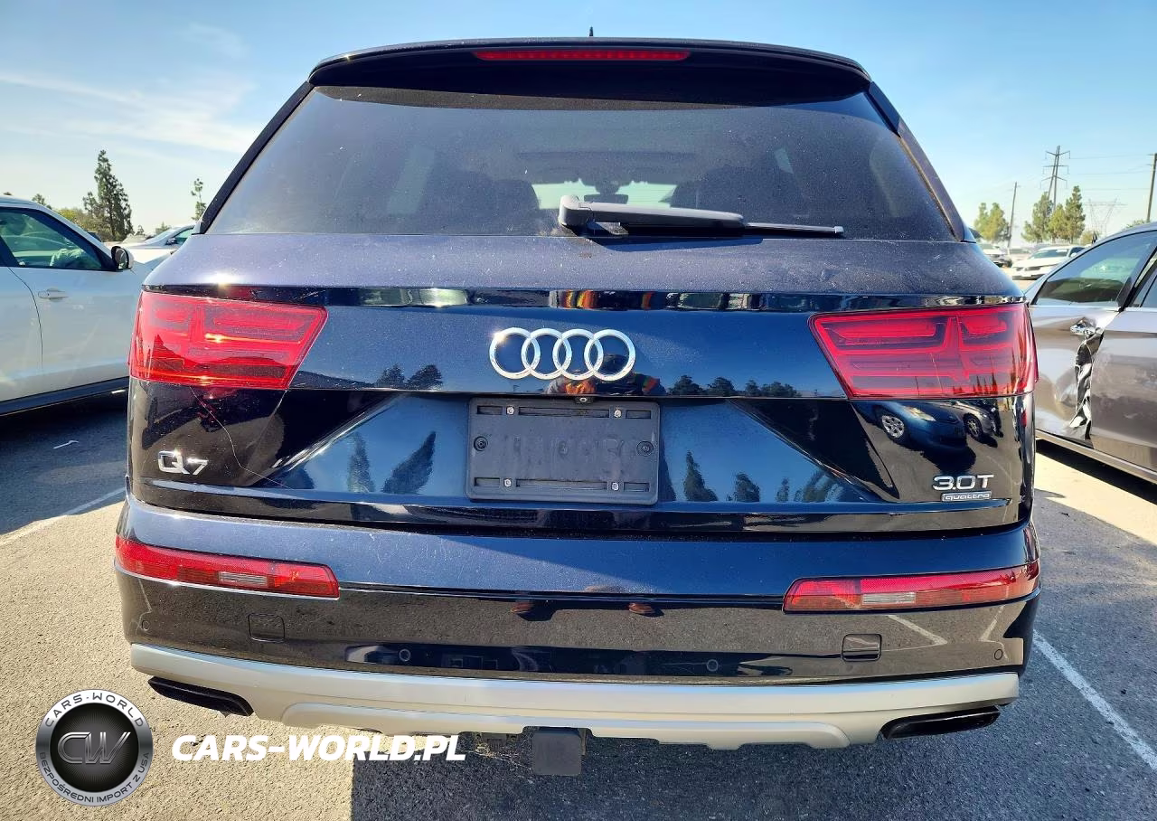 2017 Audi Q7 Premium Plus VIN:WA1LAAF77HD033158 - 6