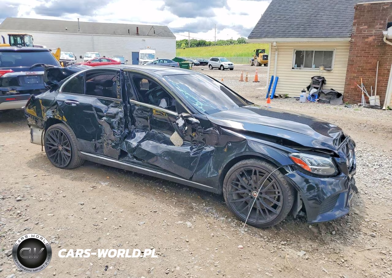 2019 Mercedes-Benz C 300 4Matic VIN:55SWF8EB3KU317808 - 4
