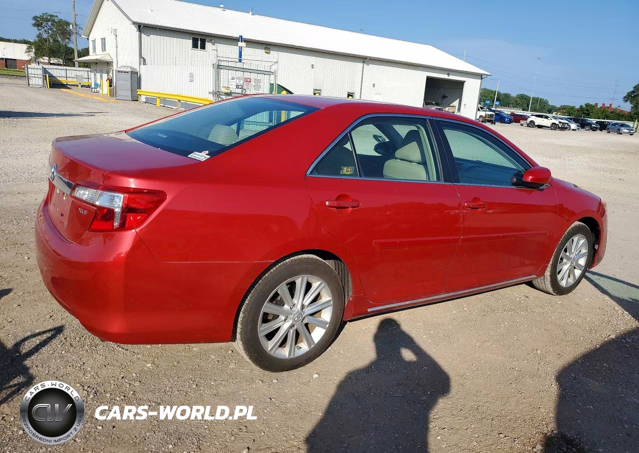 2013 Toyota Camry Xle VIN:4T4BF1FK1DR328890 - 3
