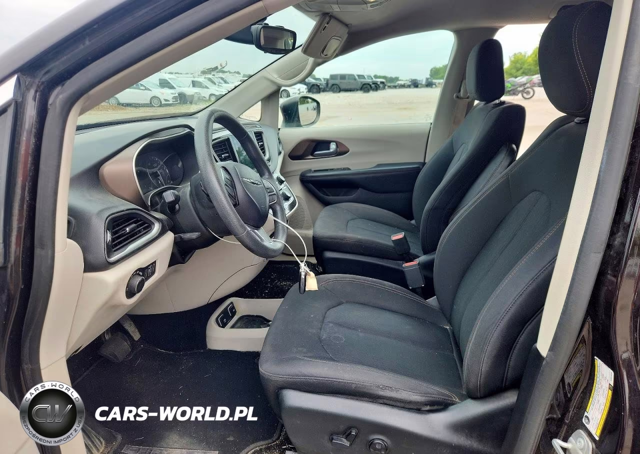 2017 Chrysler Pacifica Touring VIN:2C4RC1DG6HR614645 - 7