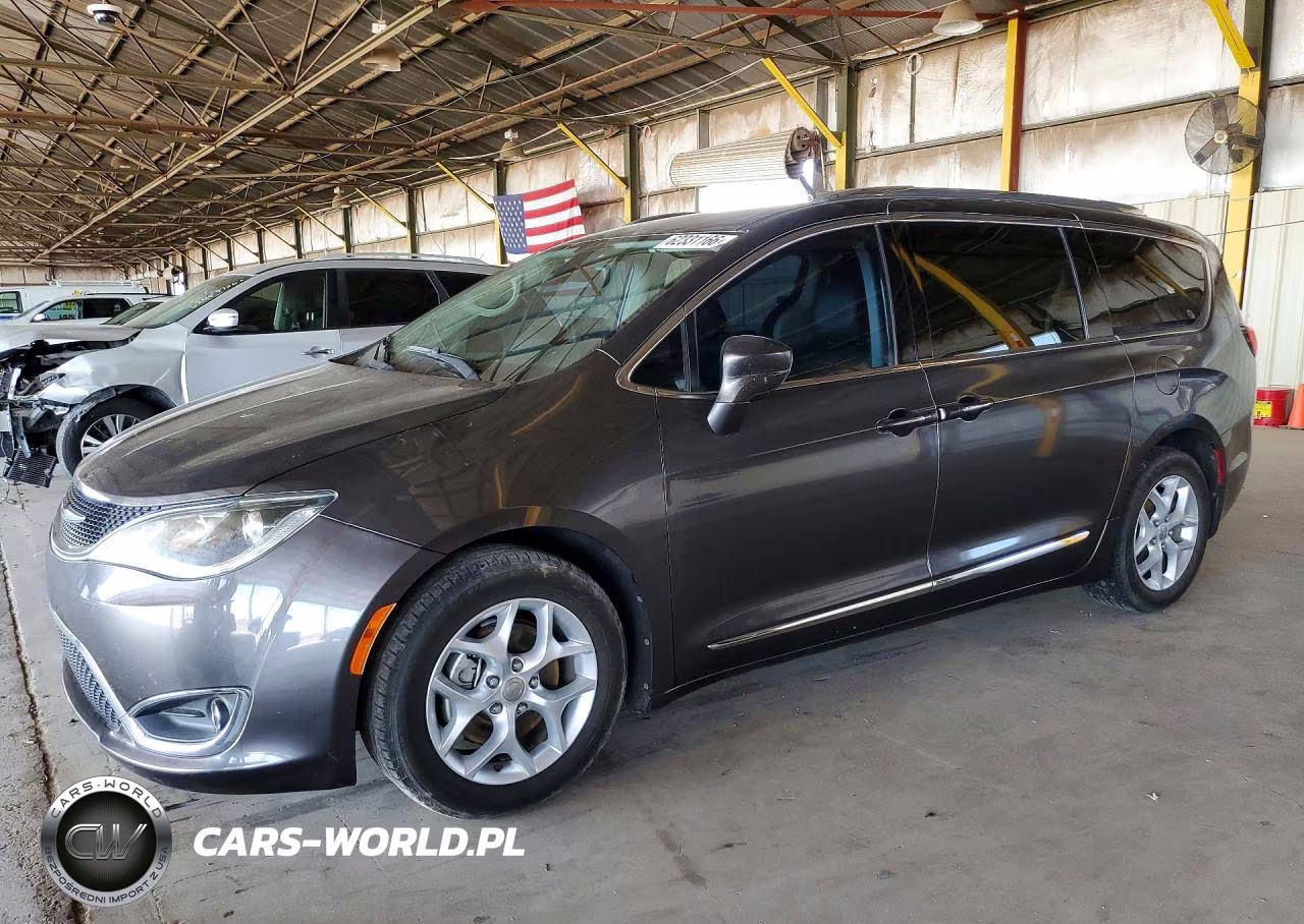 2017 Chrysler Pacifica Touring L Plus – zdjęcie 1 z 13
