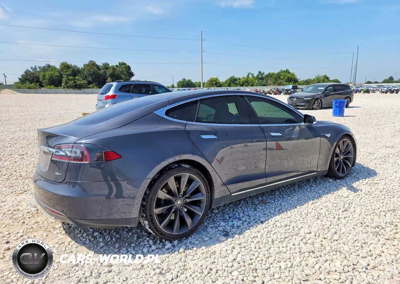 2015 Tesla Model S 85D VIN:5YJSA1H27FF090694 - 3