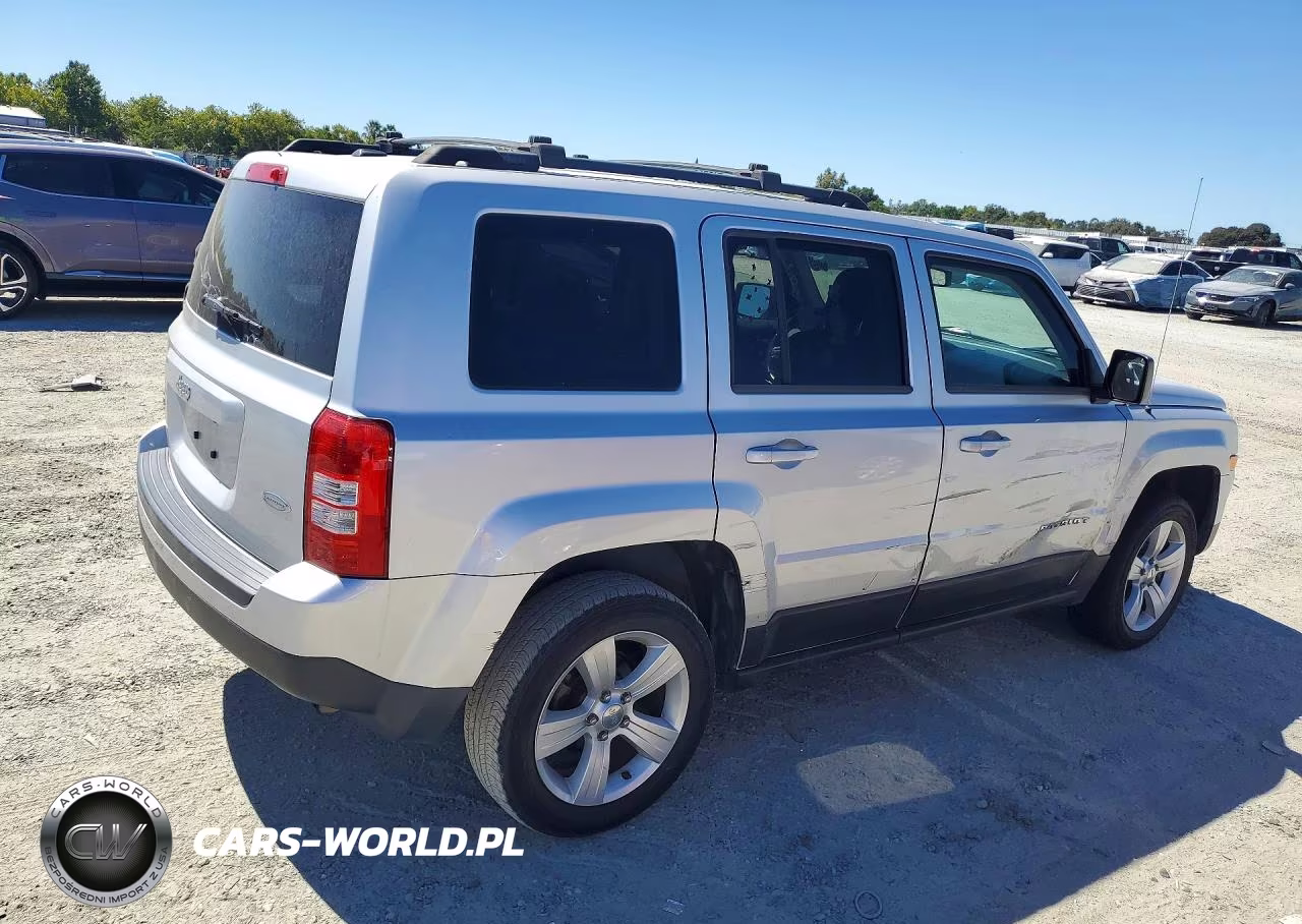 2014 Jeep Patriot Latitude VIN:1C4NJRFB5ED629866 - 3