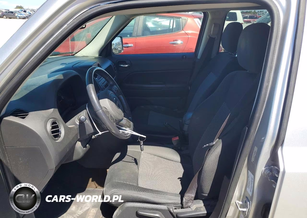 2014 Jeep Patriot Latitude VIN:1C4NJRFB5ED629866 - 7