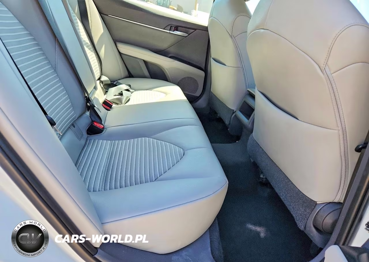 2018 Toyota Camry Se VIN:4T1B11HK4JU668469 - 10