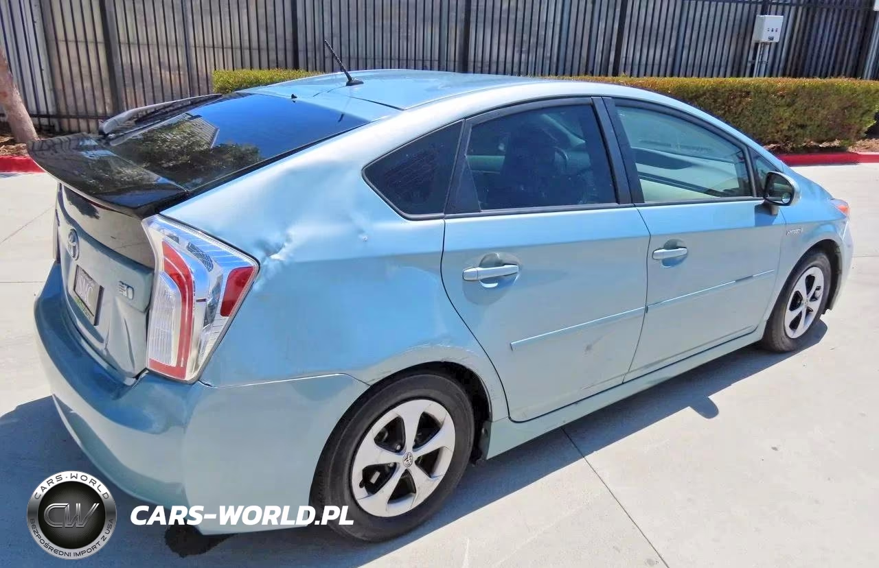 2014 Toyota Prius Two VIN:JTDKN3DU1E1829038 - 3