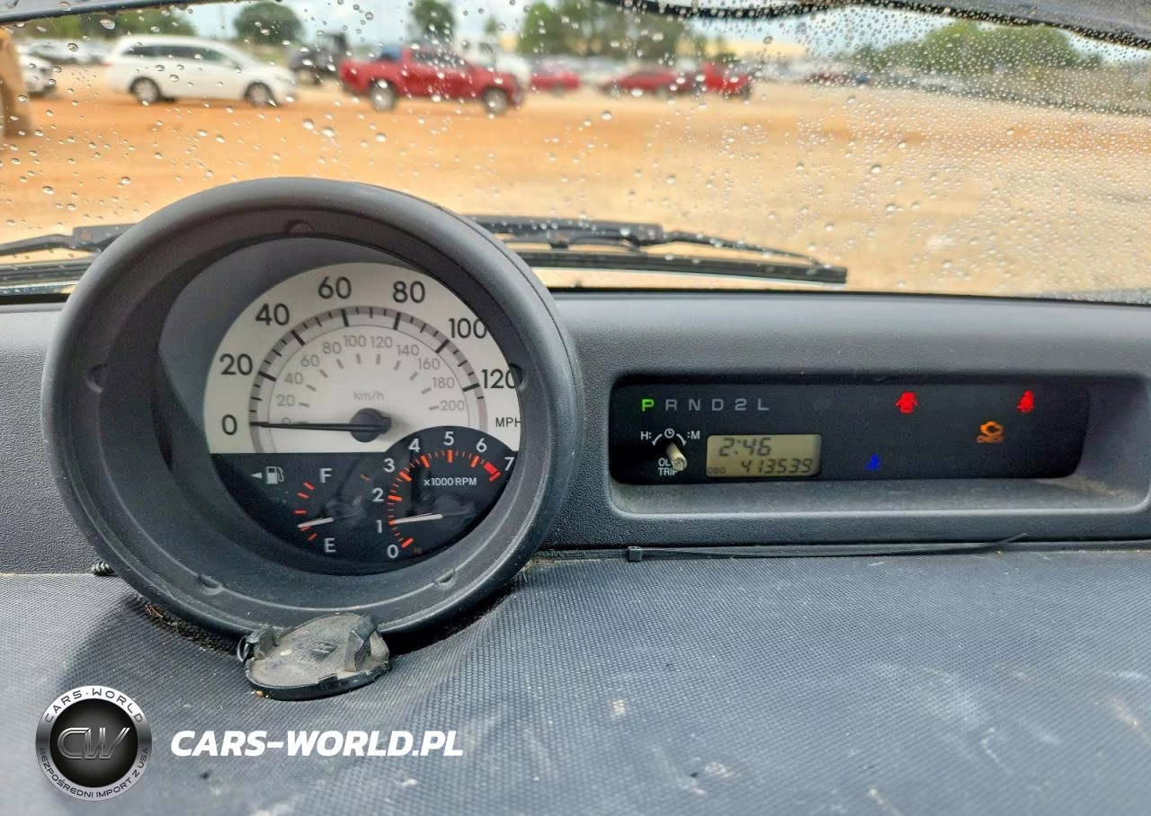 2006 Toyota Scion Xb VIN:JTLKT324X64092371 - 9