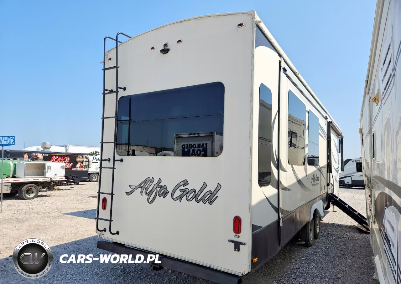 2016 Evergreen Alfa Gold Camper VIN:586LAF126G2495833 - 4