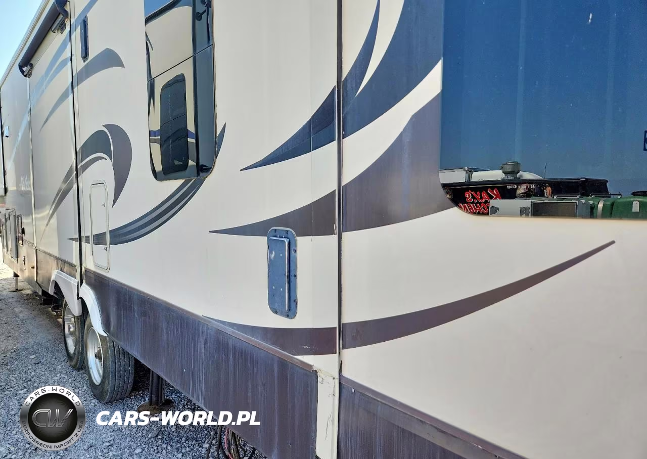 2016 Evergreen Alfa Gold Camper VIN:586LAF126G2495833 - 9