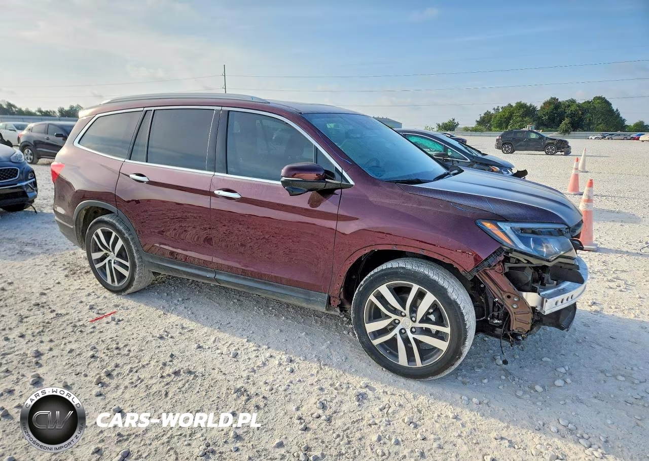 2017 Honda Pilot Touring VIN:5FNYF5H97HB015576 - 4