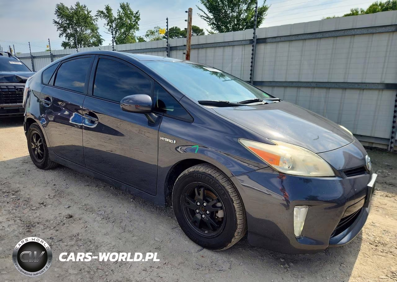 2014 Toyota Prius Two VIN:JTDKN3DU3E0361500 - 4