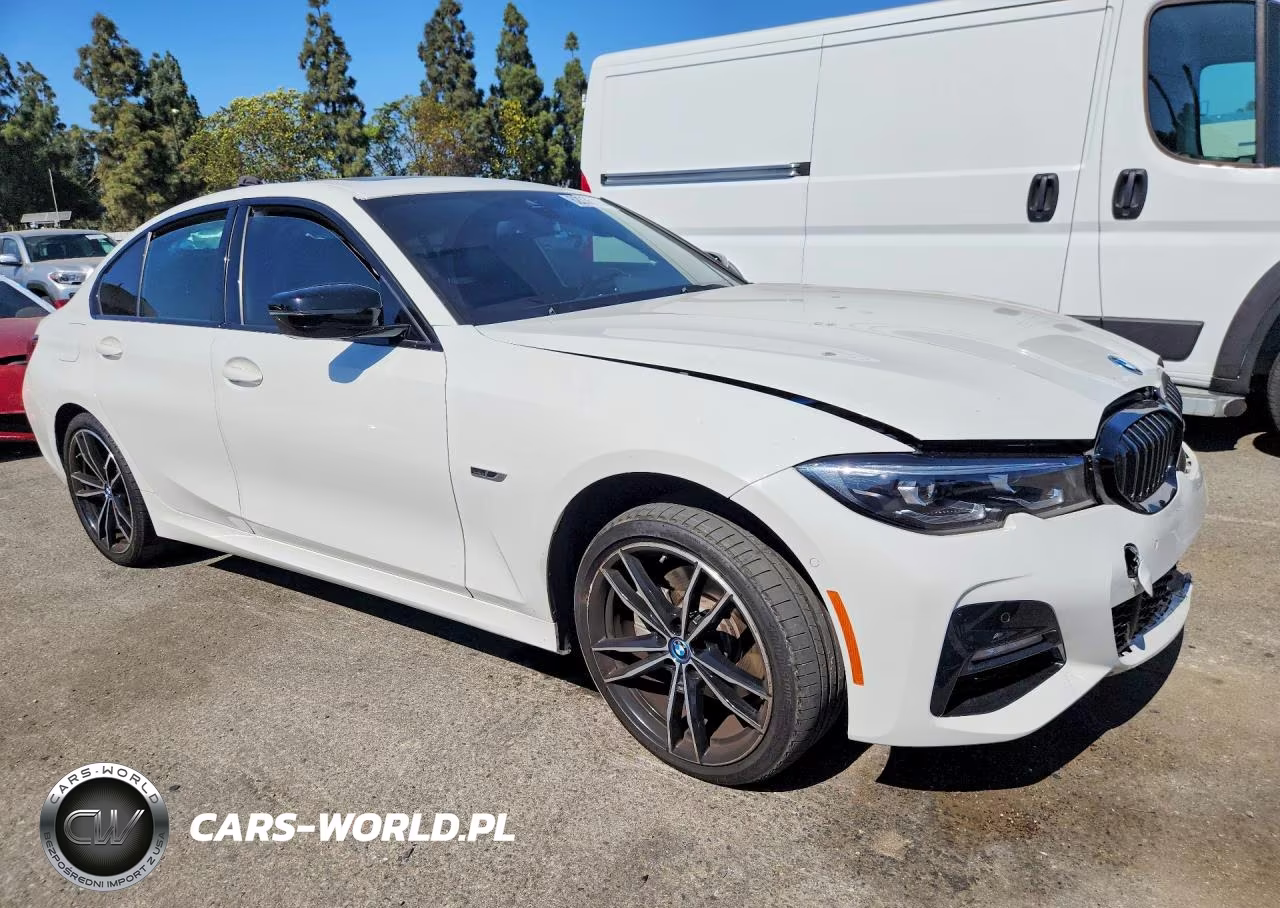 2022 BMW 330E VIN:3MW5P7J05N8C52264 - 4