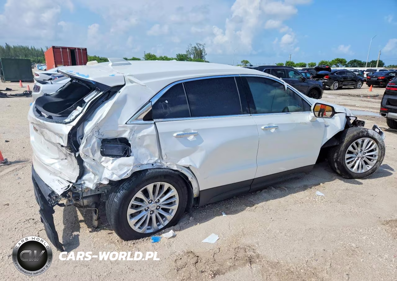 2024 Cadillac Xt4 Luxury VIN:1GYAZAR48RF120896 - 3