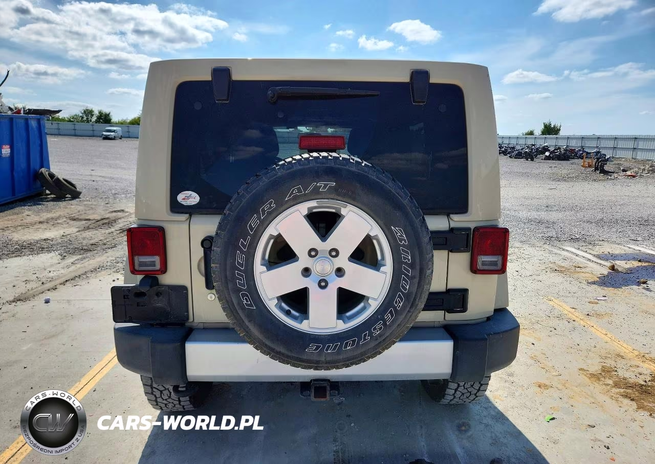 2012 Jeep Wrangler Unlimited Sahara VIN:1C4BJWEG8CL107704 - 6