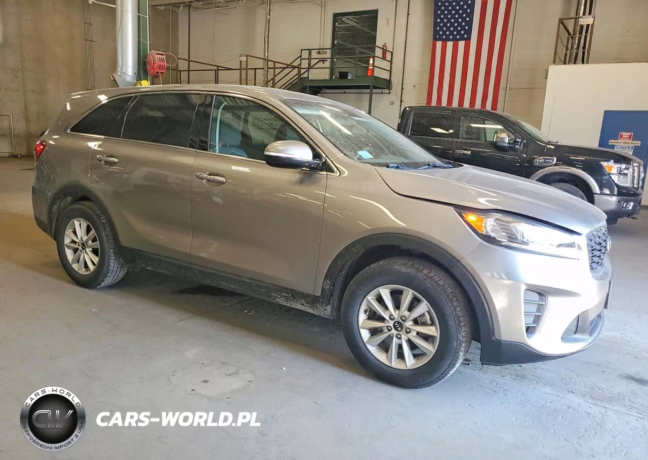 2019 Kia Sorento L VIN:5XYPG4A33KG533015 - 4