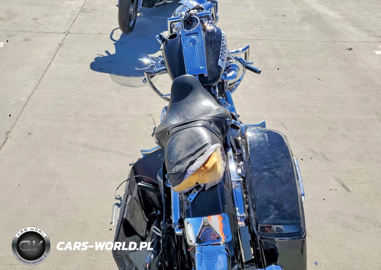 2013 Harley-Davidson Flhrc Road King Classic VIN:1HD1FRM35DB656747 - 6