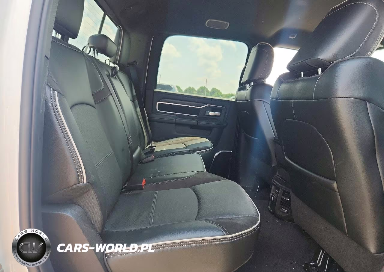 2026 Ram 2500 Laramie VIN:3C63R5FL1TG206288 - 10