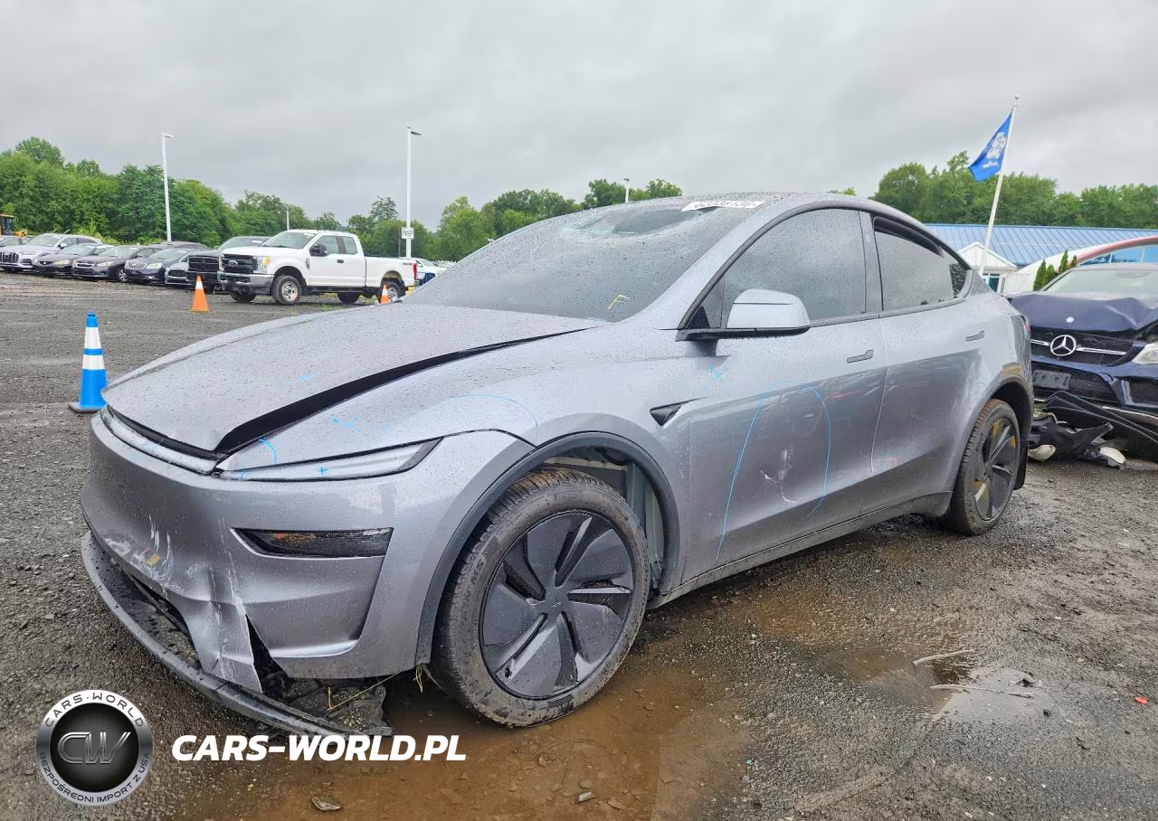 2026 Tesla Model Y – zdjęcie 1 z 13