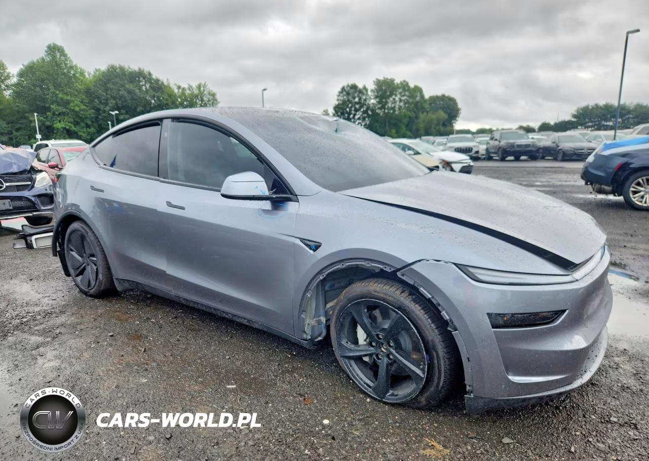 2026 Tesla Model Y VIN:7SAYGDEE0TA378562 - 4
