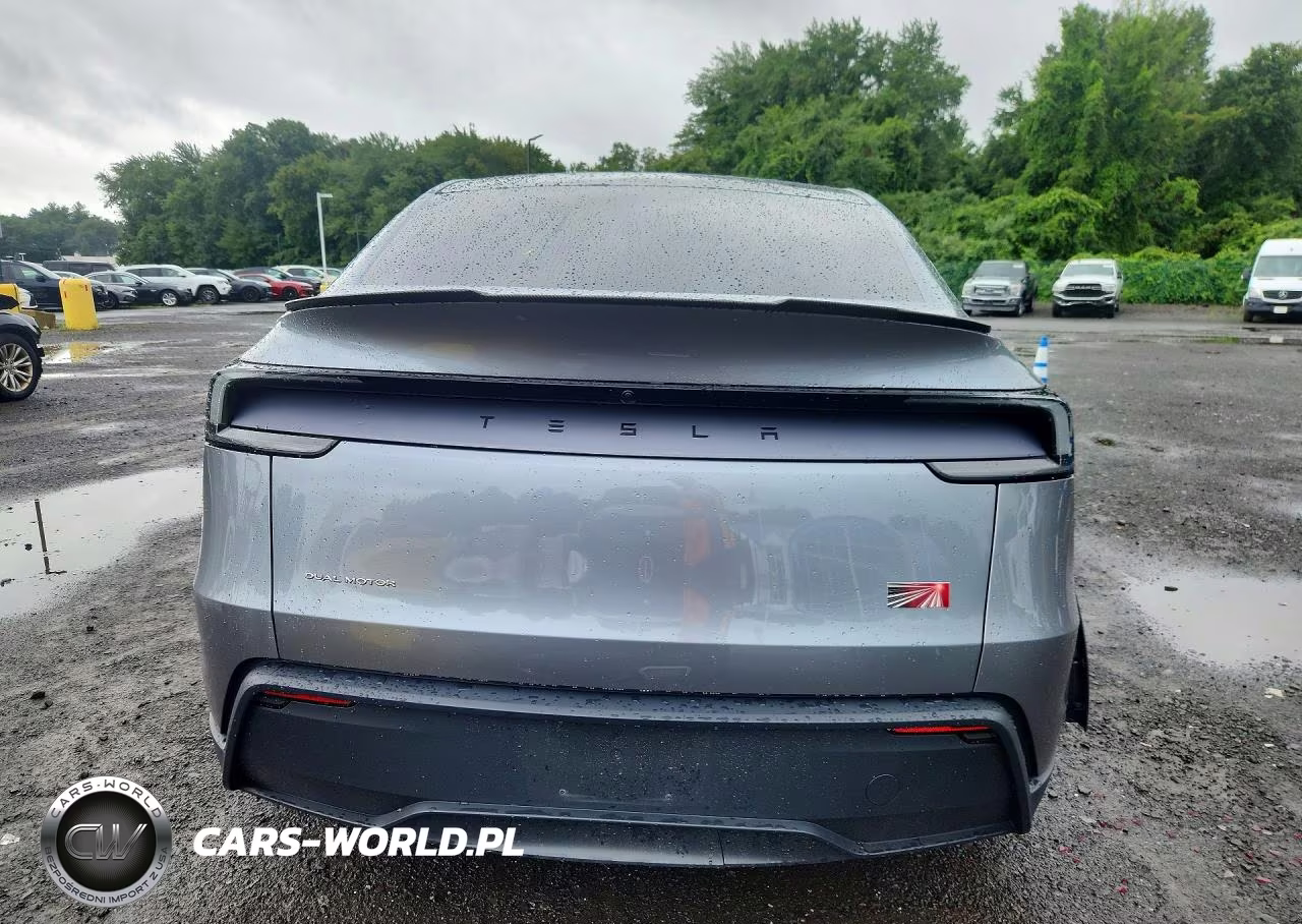 2026 Tesla Model Y VIN:7SAYGDEE0TA378562 - 6