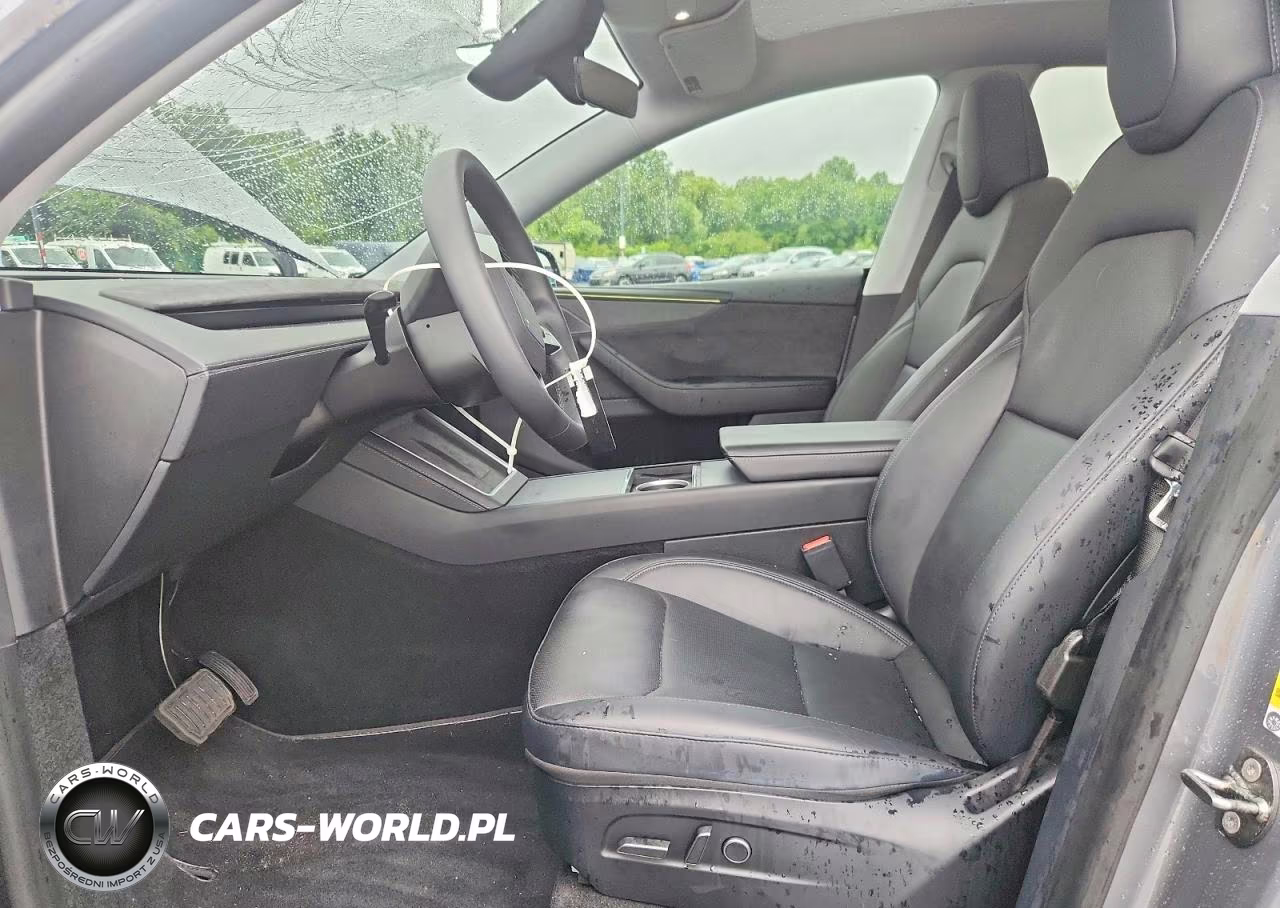 2026 Tesla Model Y VIN:7SAYGDEE0TA378562 - 7