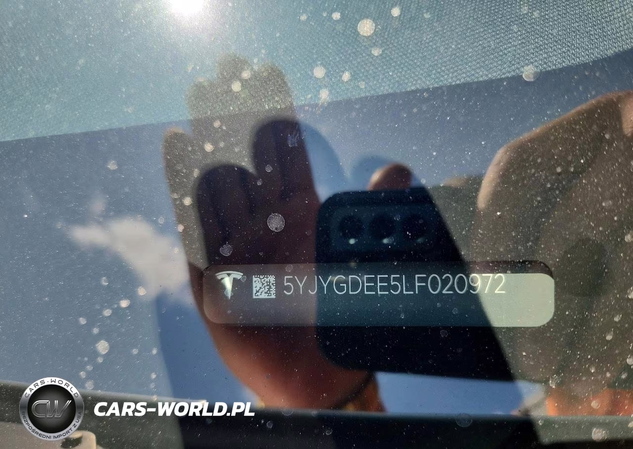 2020 Tesla Model Y VIN:5YJYGDEE5LF020972 - 13