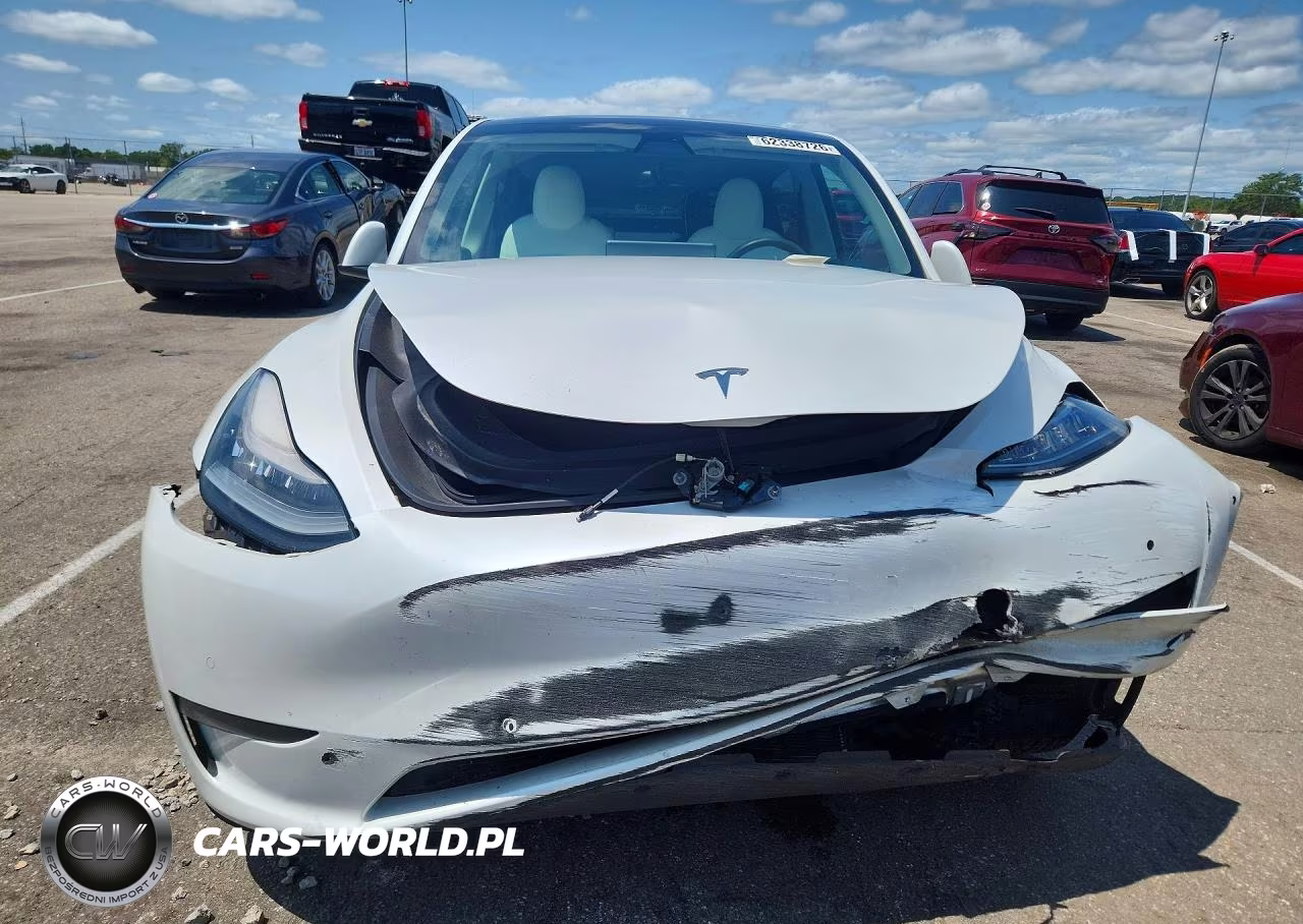 2020 Tesla Model Y VIN:5YJYGDEE5LF020972 - 5