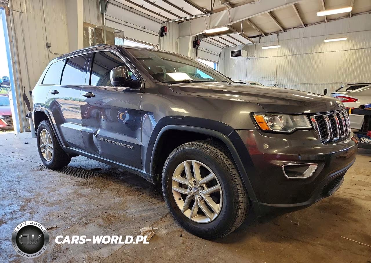 2017 Jeep Grand Cherokee Laredo VIN:1C4RJEAG6HC664438 - 4