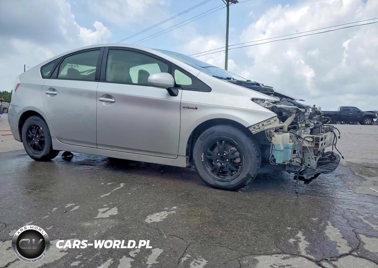 2014 Toyota Prius Two VIN:JTDKN3DU0E1815504 - 4