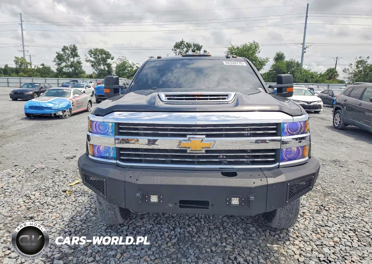 2017 Chevrolet Truck VIN:1GC3KYCG2HZ339400 - 5
