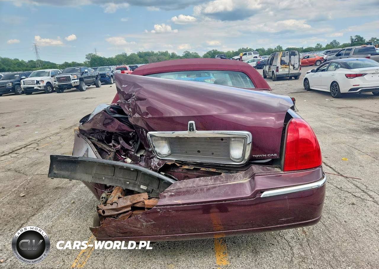 2006 Lincoln Town Car Signature Limited VIN:1LNHM82V76Y636435 - 6